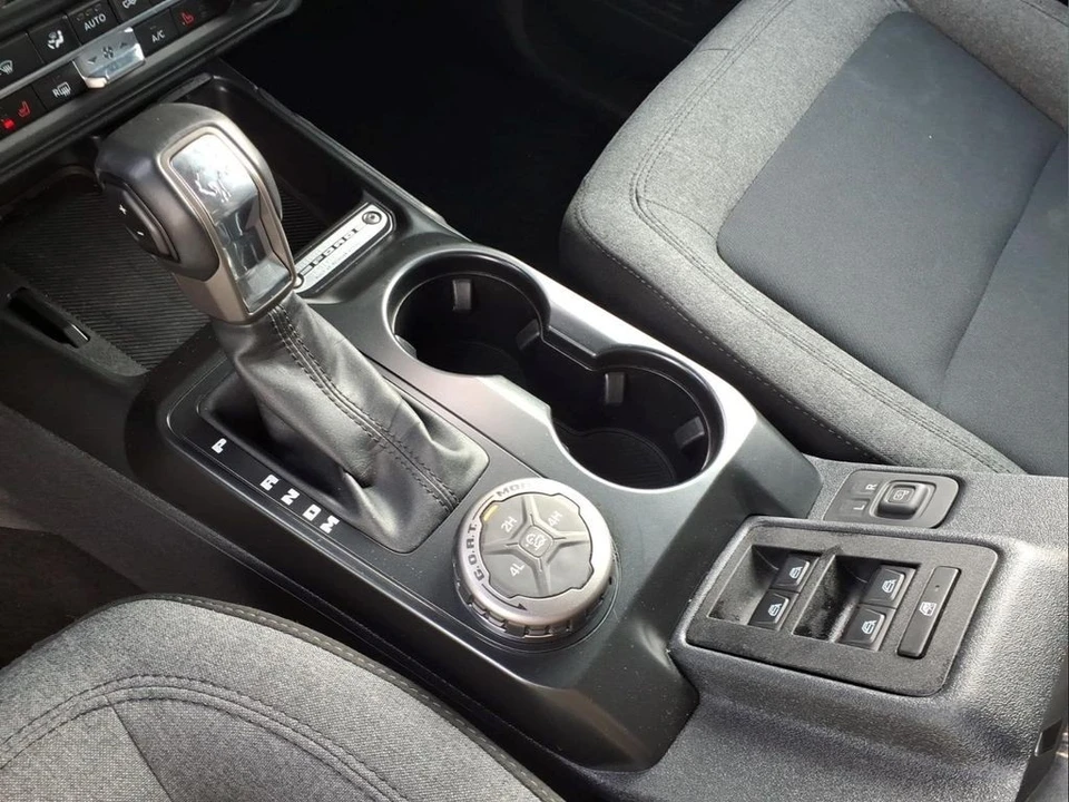 2025 Ford Bronco 6th Gen - Image 11 of 23