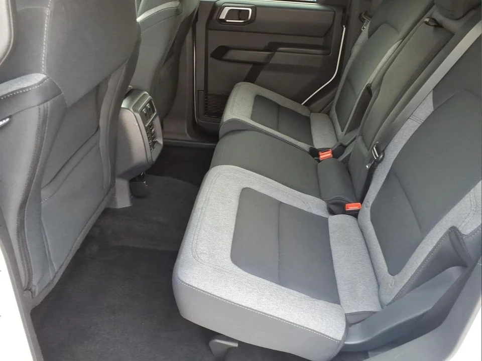 2025 Ford Bronco 6th Gen - Image 20 of 23