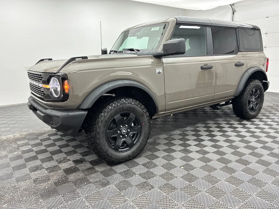 2025 Ford Bronco 6th Gen - Image 11 of 12