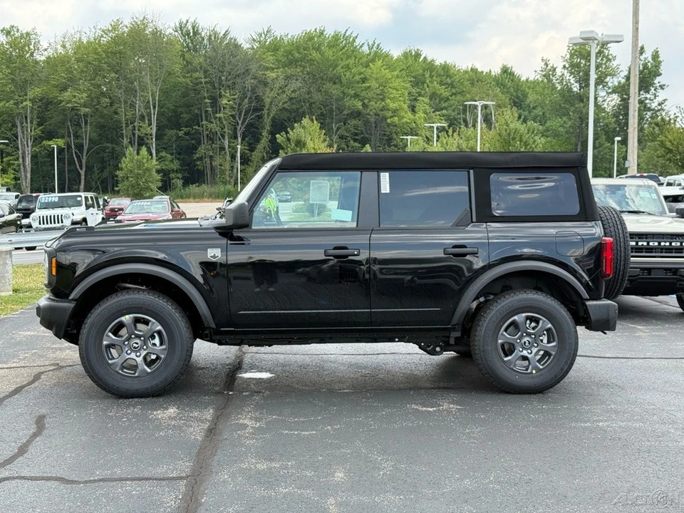 2025 Ford Bronco 6th Gen - Image 2 of 12