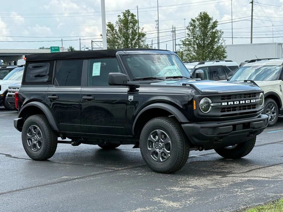 2025 Ford Bronco 6th Gen - Image 9 of 12