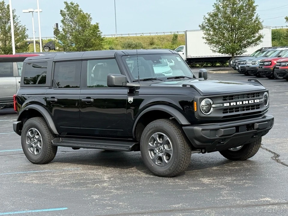 2025 Ford Bronco 6th Gen - Image 9 of 12