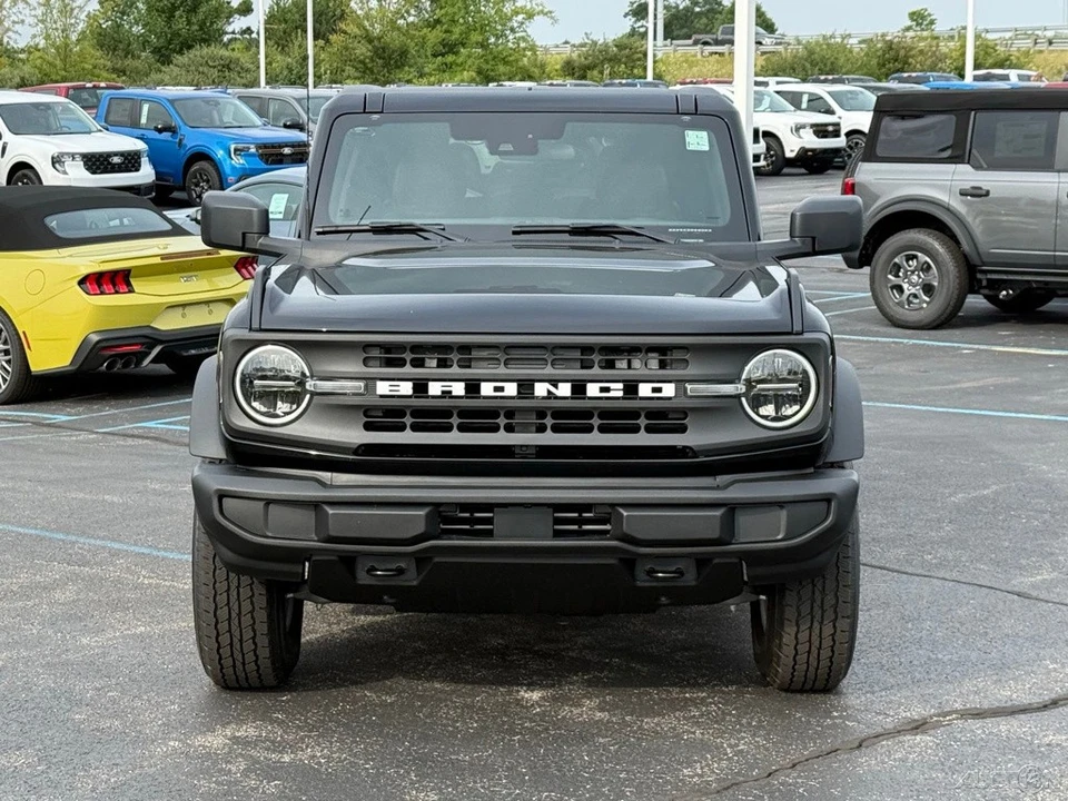2025 Ford Bronco 6th Gen - Image 10 of 12