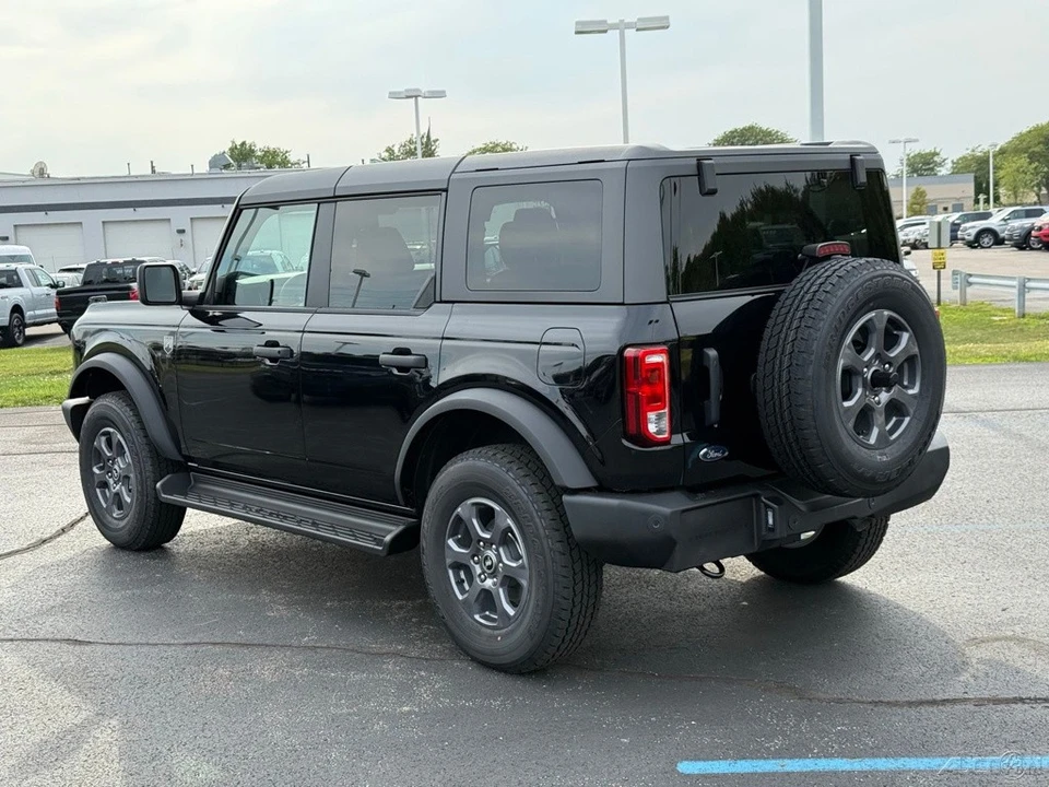 2025 Ford Bronco 6th Gen - Image 3 of 12