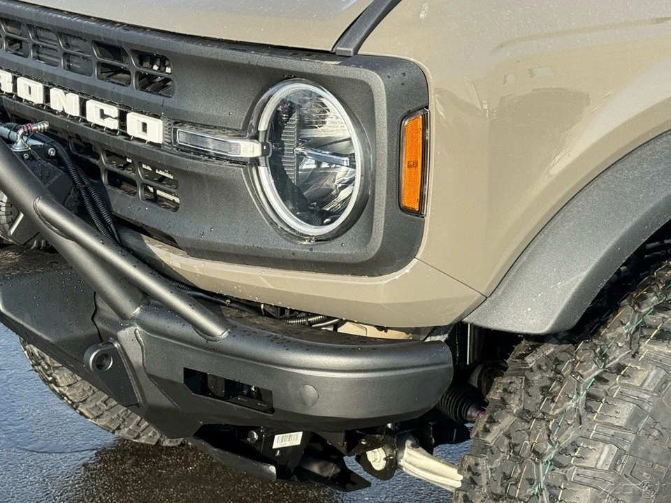 2025 Ford Bronco 6th Gen - Image 11 of 12