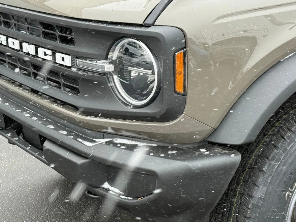 2025 Ford Bronco 6th Gen - Image 11 of 12