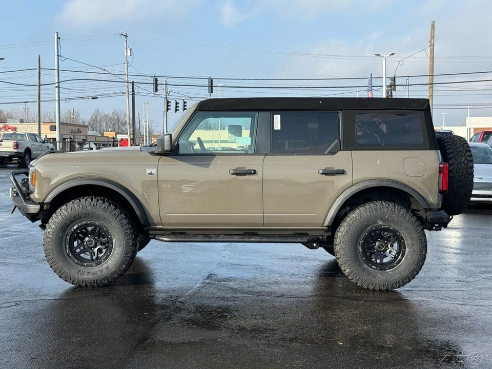 2025 Ford Bronco 6th Gen - Image 2 of 12