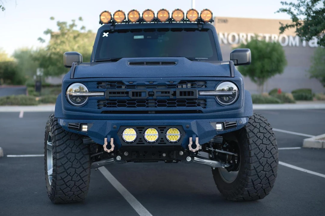 2025 Ford Bronco 6th Gen - Image 2 of 31