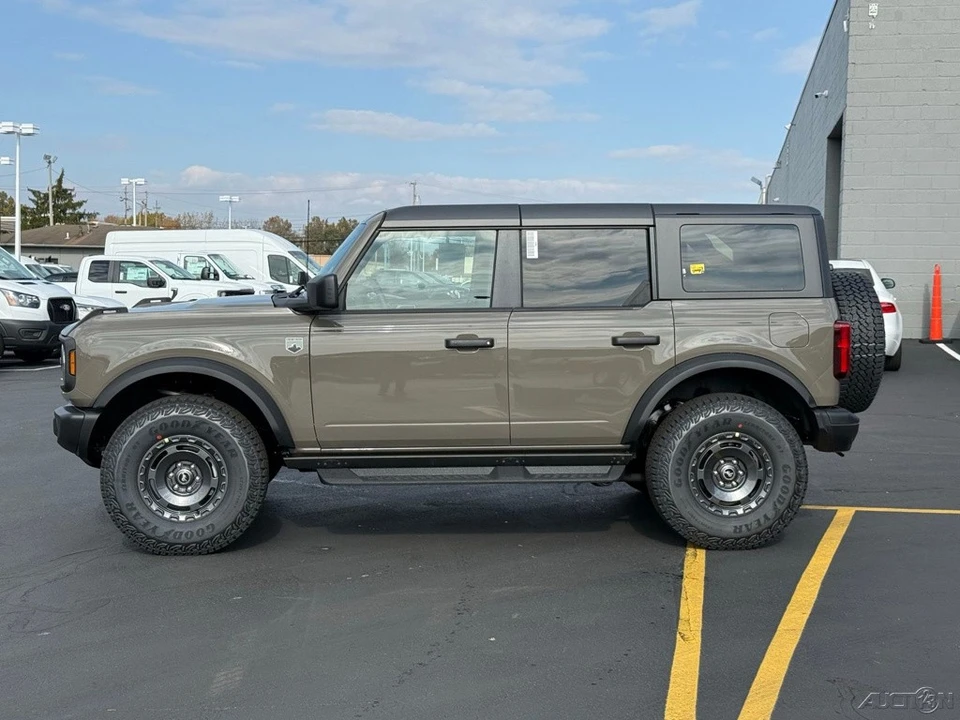2025 Ford Bronco 6th Gen - Image 2 of 12