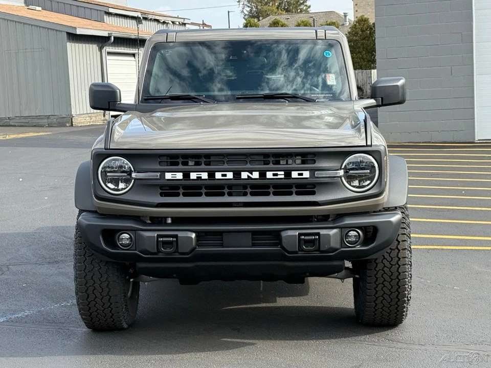 2025 Ford Bronco 6th Gen - Image 10 of 12