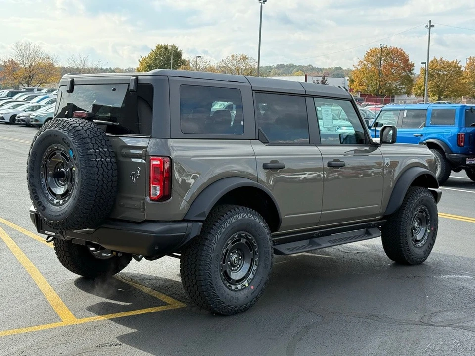 2025 Ford Bronco 6th Gen - Image 6 of 12