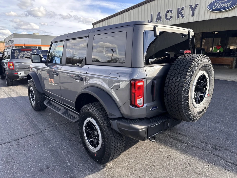 2025 Ford Bronco 6th Gen - Image 8 of 21