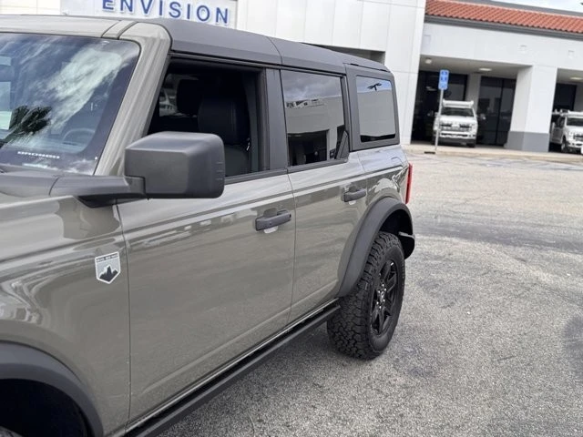2025 Ford Bronco 6th Gen - Image 9 of 12