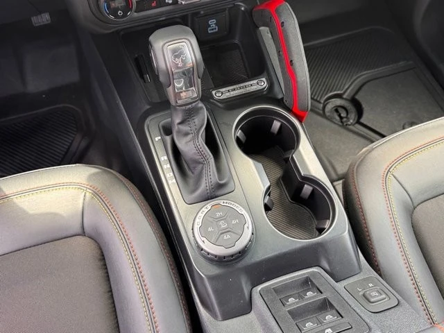 2025 Ford Bronco 6th Gen - Image 24 of 30