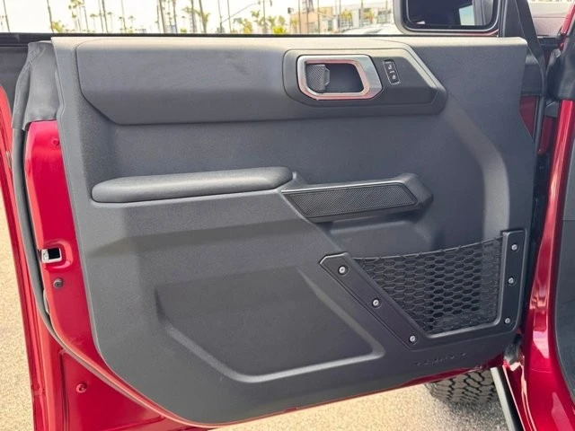 2025 Ford Bronco 6th Gen - Image 15 of 30