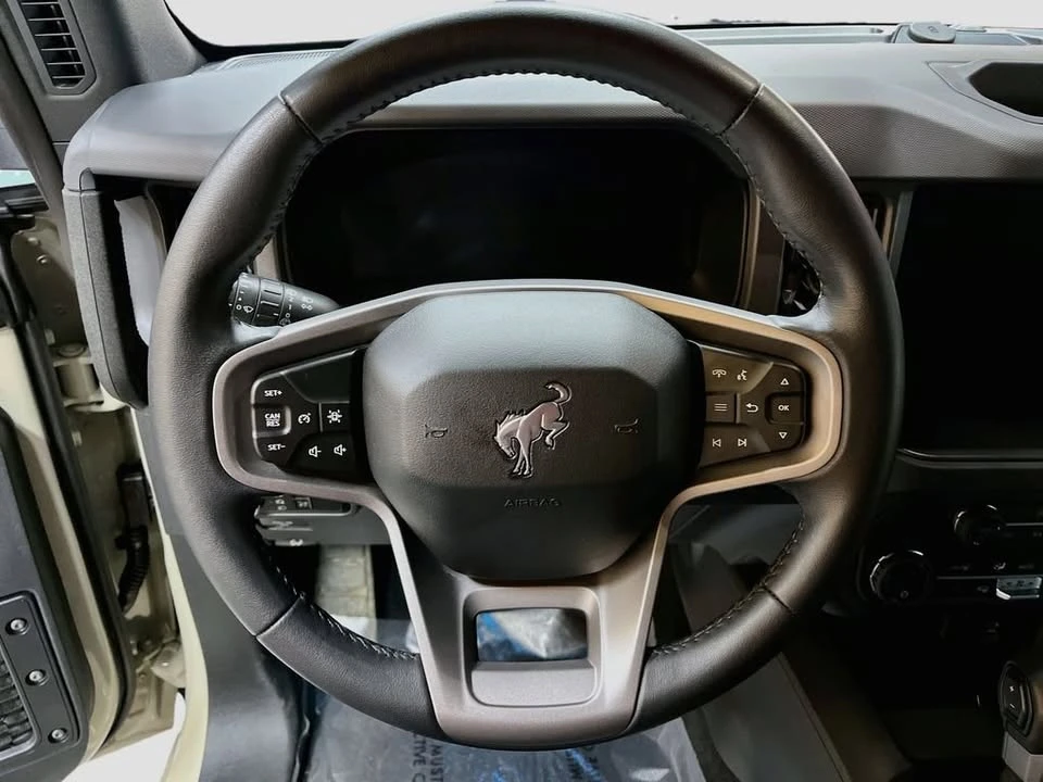 2025 Ford Bronco 6th Gen - Image 11 of 20