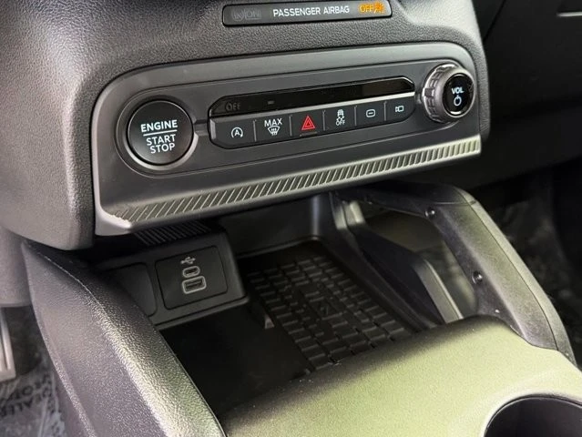 2025 Ford Bronco 6th Gen - Image 28 of 31
