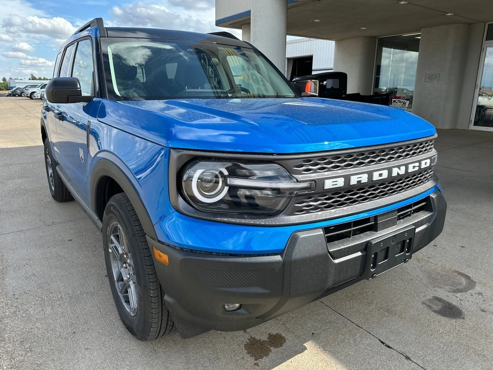 2025 Ford Bronco 6th Gen - Image 5 of 29