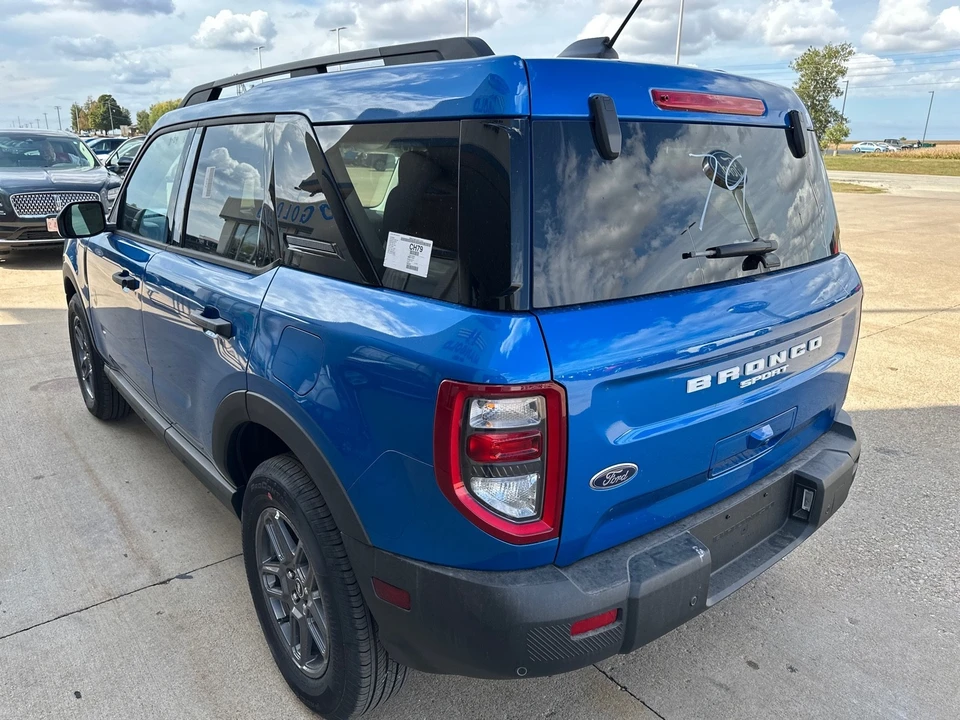 2025 Ford Bronco 6th Gen - Image 10 of 29
