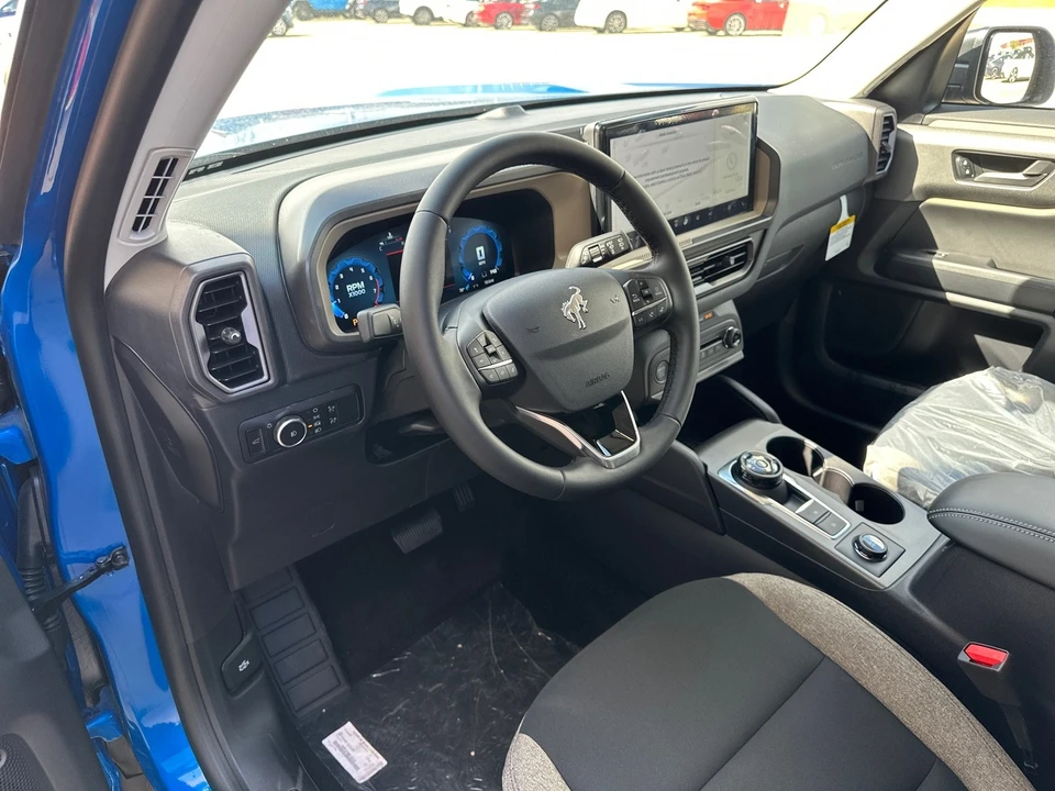 2025 Ford Bronco 6th Gen - Image 16 of 29
