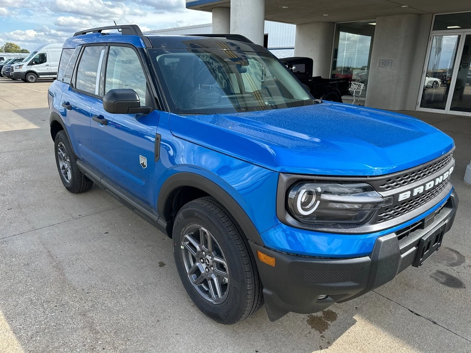 2025 Ford Bronco 6th Gen - Image 2 of 21