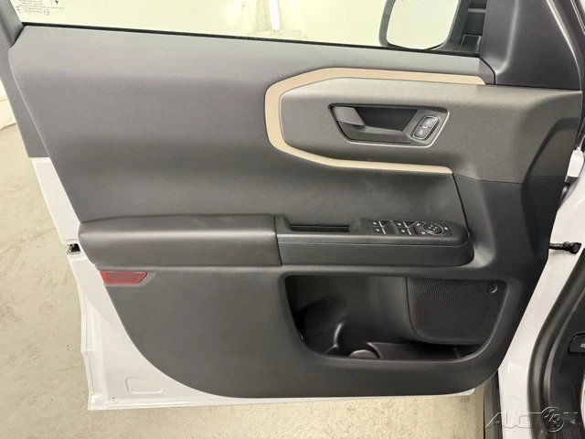 2025 Ford Bronco 6th Gen - Image 11 of 12