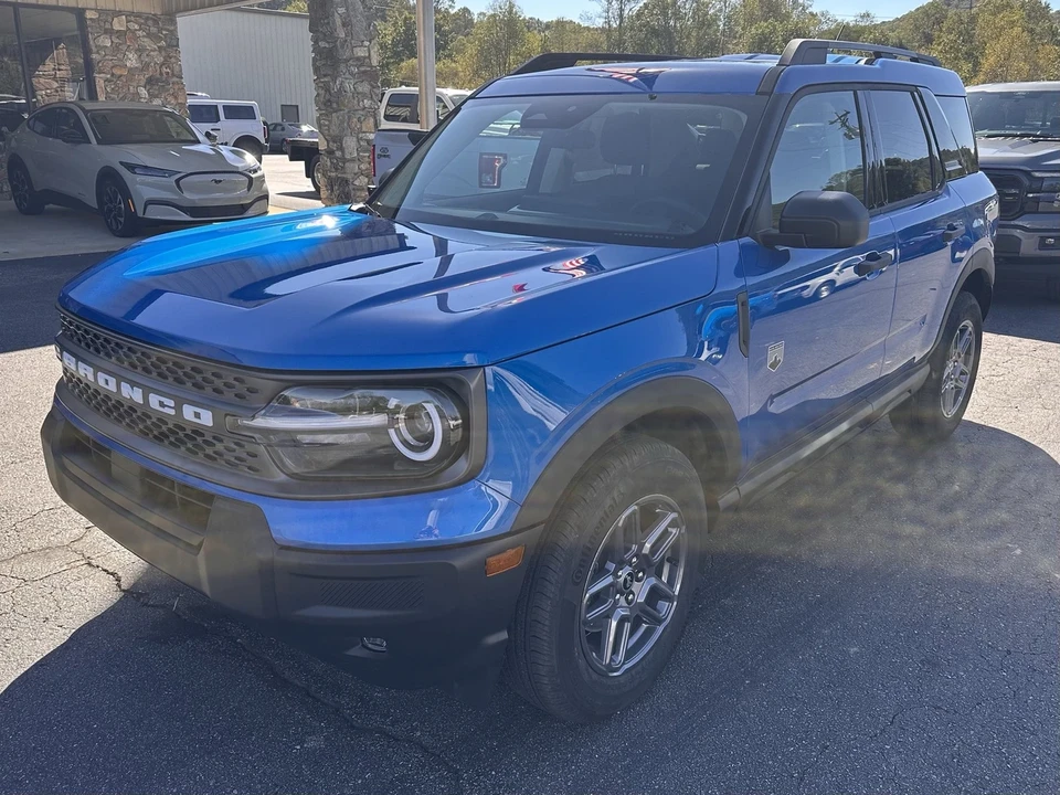 2025 Ford Bronco 6th Gen - Image 2 of 21