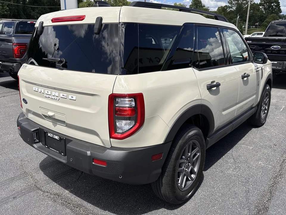 2025 Ford Bronco 6th Gen - Image 6 of 21