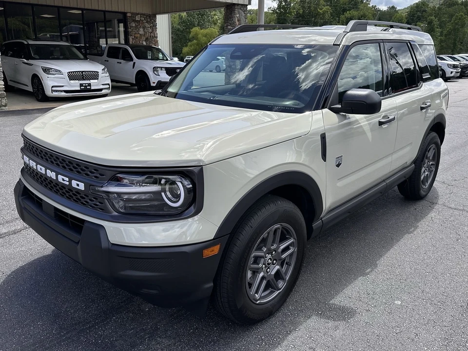 2025 Ford Bronco 6th Gen - Image 2 of 21