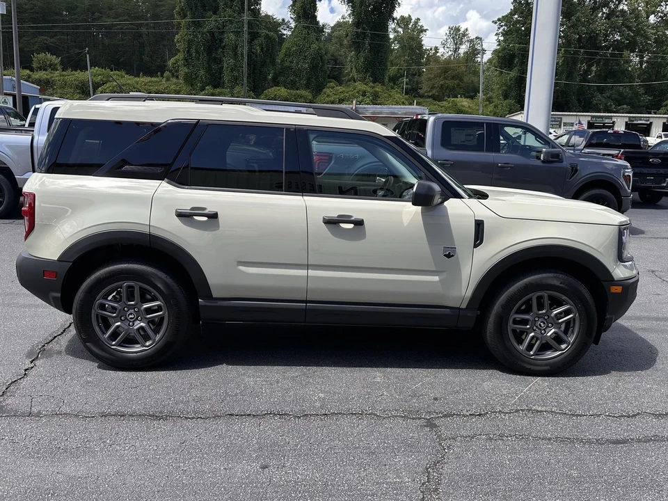 2025 Ford Bronco 6th Gen - Image 5 of 21