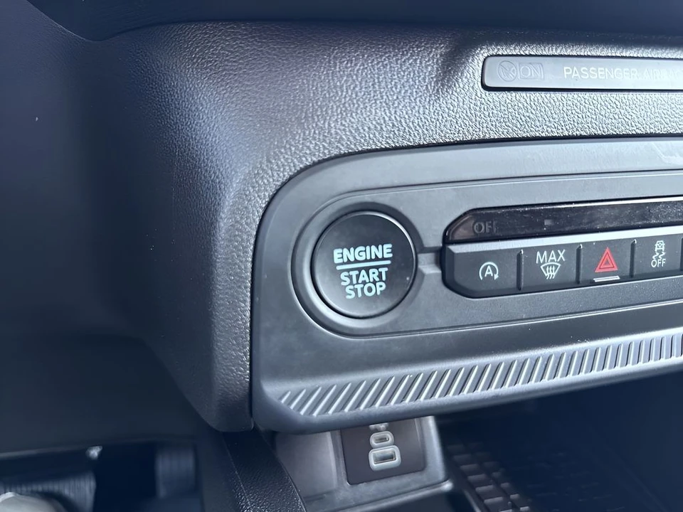 2025 Ford Bronco 6th Gen - Image 19 of 31