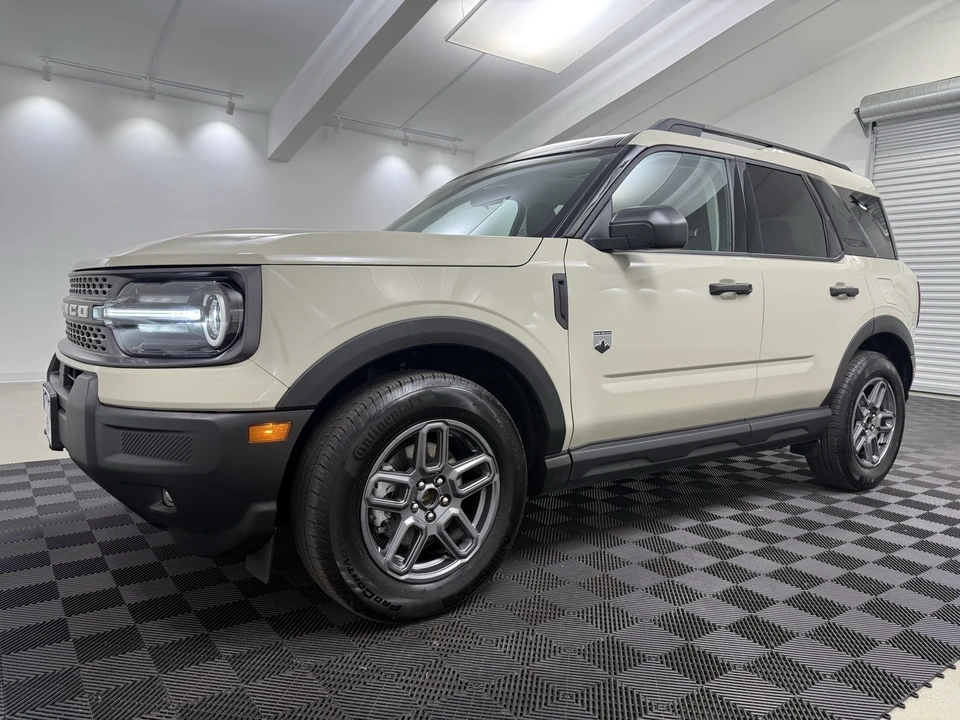 2025 Ford Bronco 6th Gen - Image 4 of 12