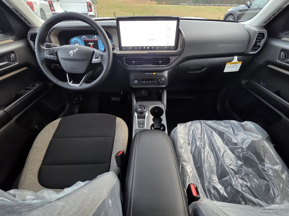 2025 Ford Bronco 6th Gen - Image 17 of 21