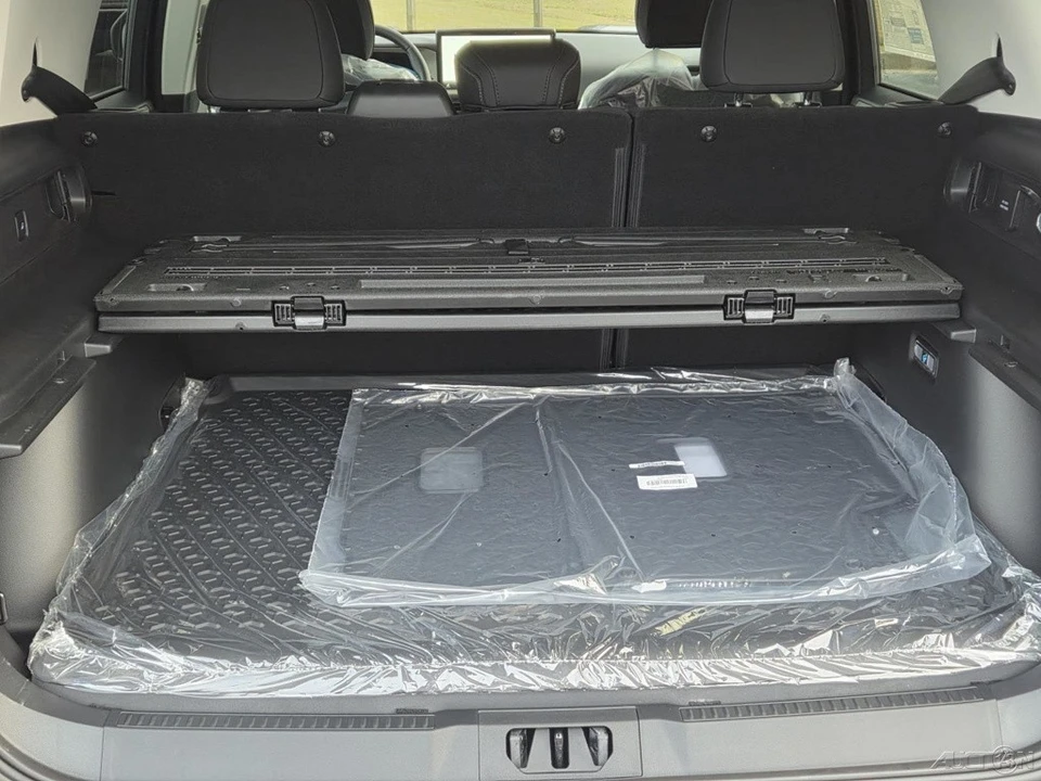 2025 Ford Bronco 6th Gen - Image 9 of 21
