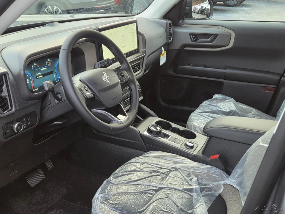 2025 Ford Bronco 6th Gen - Image 10 of 21