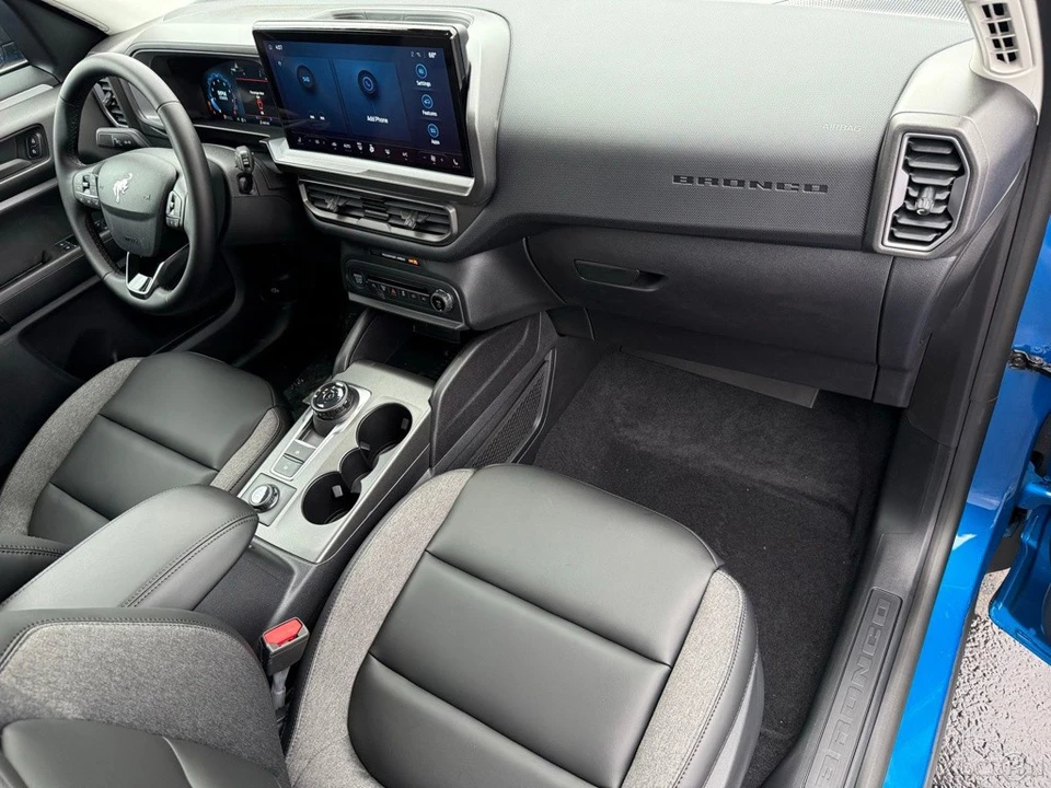 2025 Ford Bronco 6th Gen - Image 18 of 21