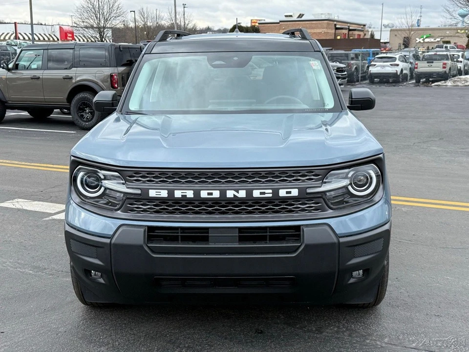 2025 Ford Bronco 6th Gen - Image 10 of 12