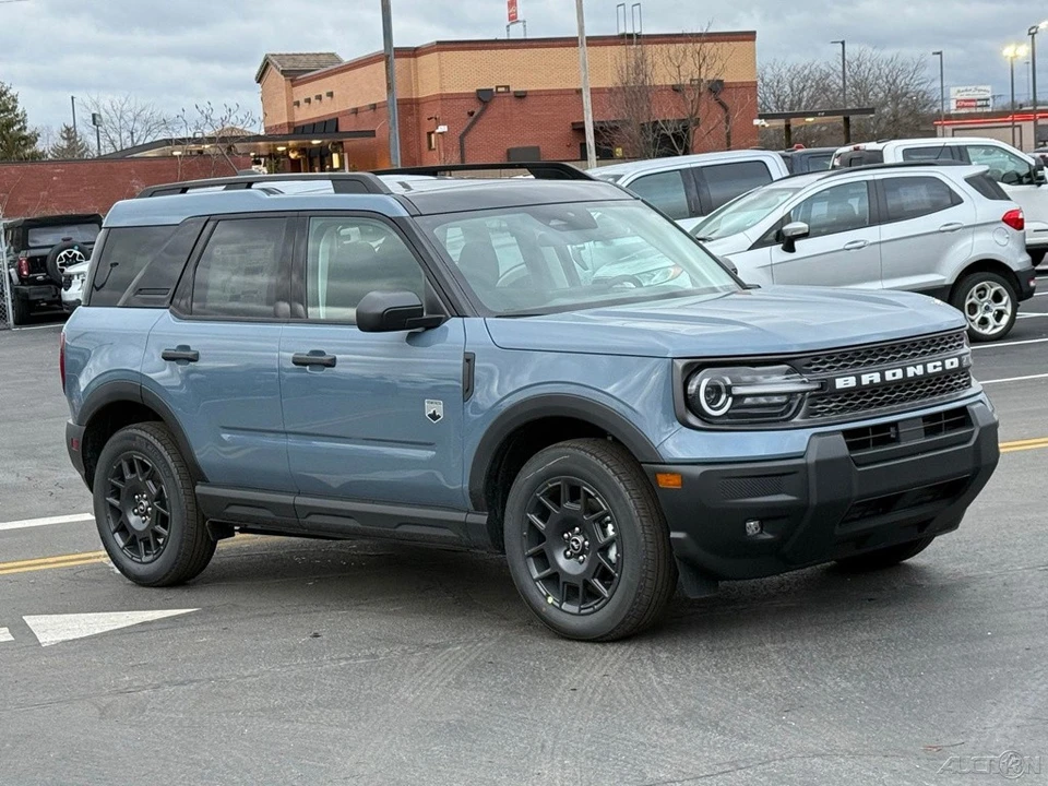 2025 Ford Bronco 6th Gen - Image 9 of 12