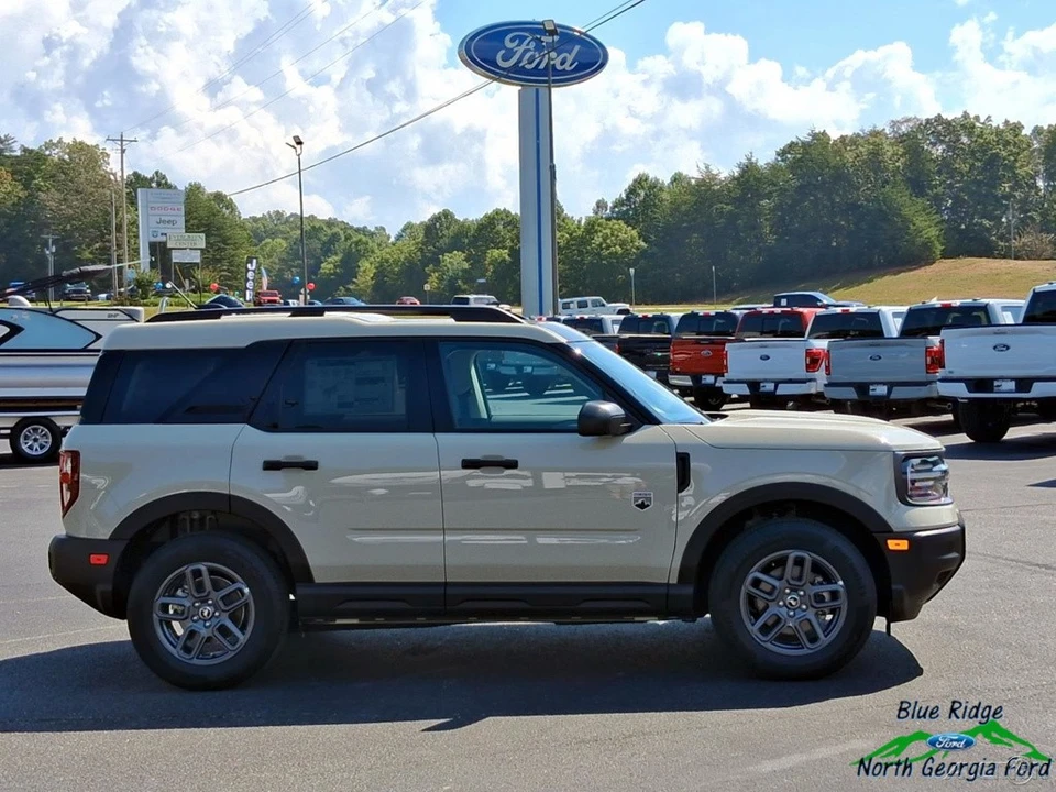 2025 Ford Bronco 6th Gen - Image 18 of 21