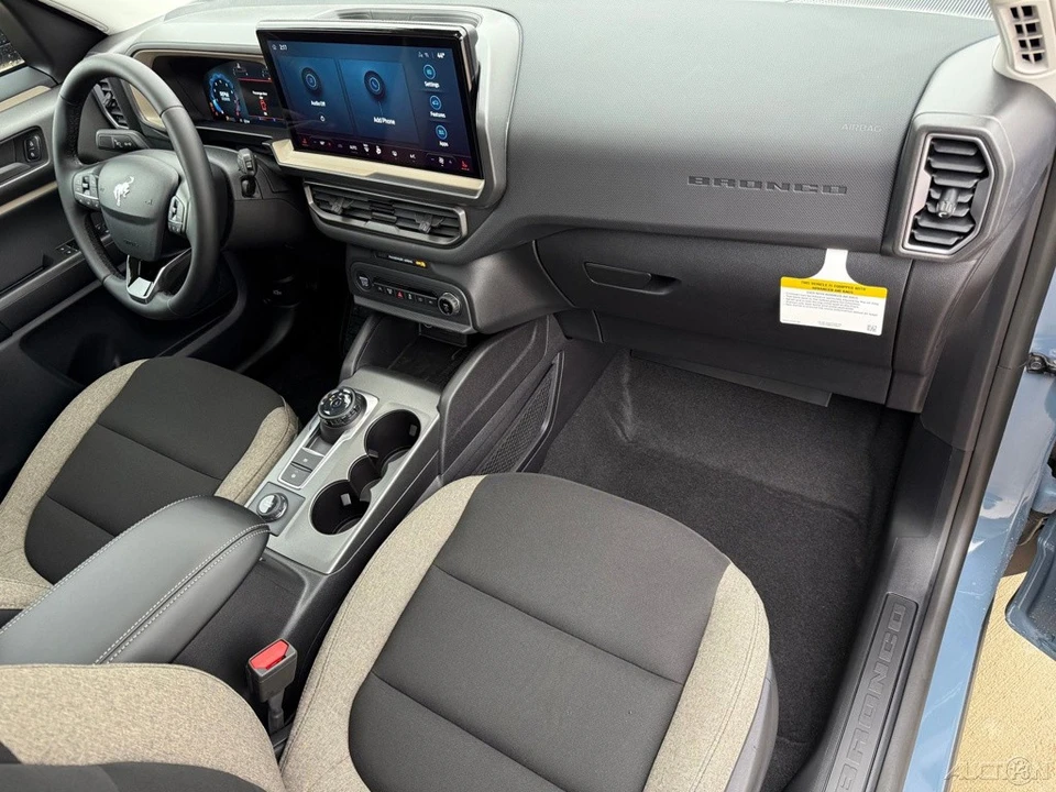 2025 Ford Bronco 6th Gen - Image 18 of 21