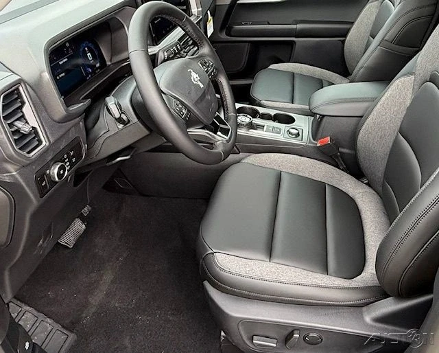 2025 Ford Bronco 6th Gen - Image 15 of 21