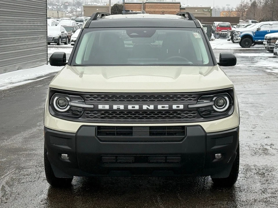 2025 Ford Bronco 6th Gen - Image 10 of 12