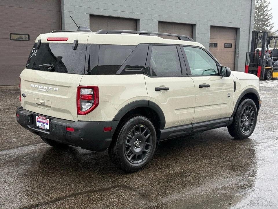 2025 Ford Bronco 6th Gen - Image 6 of 12
