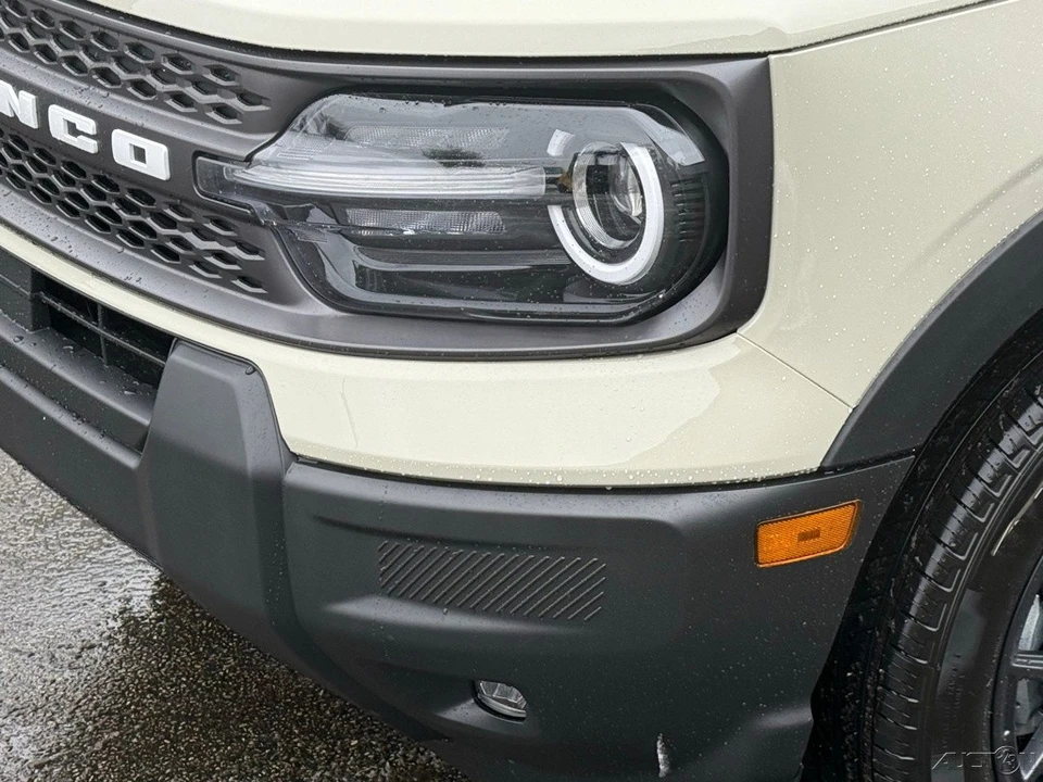 2025 Ford Bronco 6th Gen - Image 11 of 12