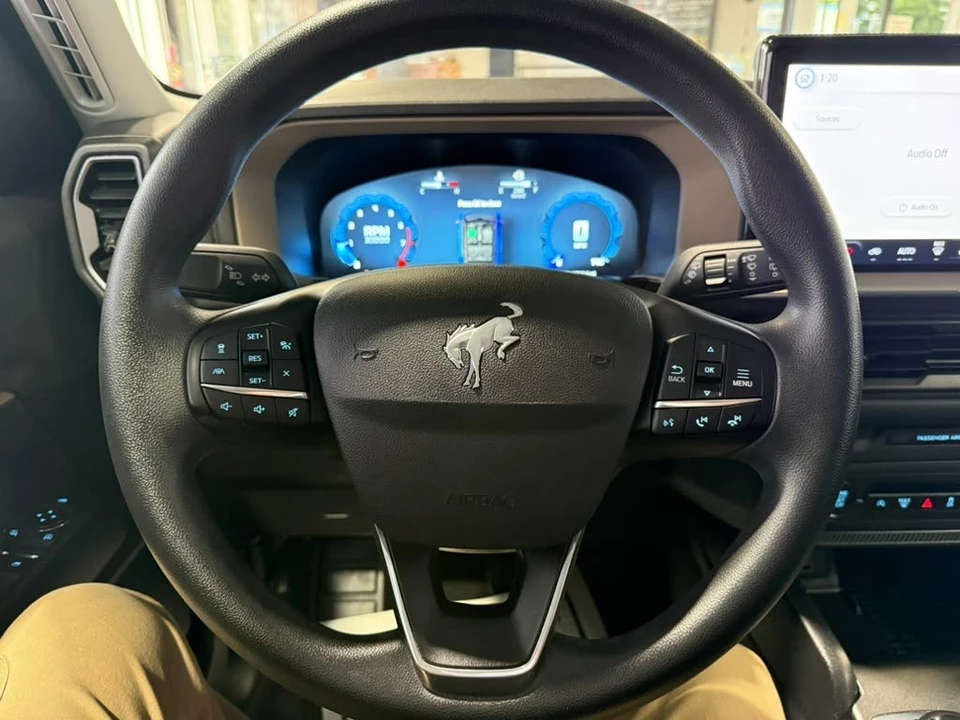 2025 Ford Bronco 6th Gen - Image 15 of 31