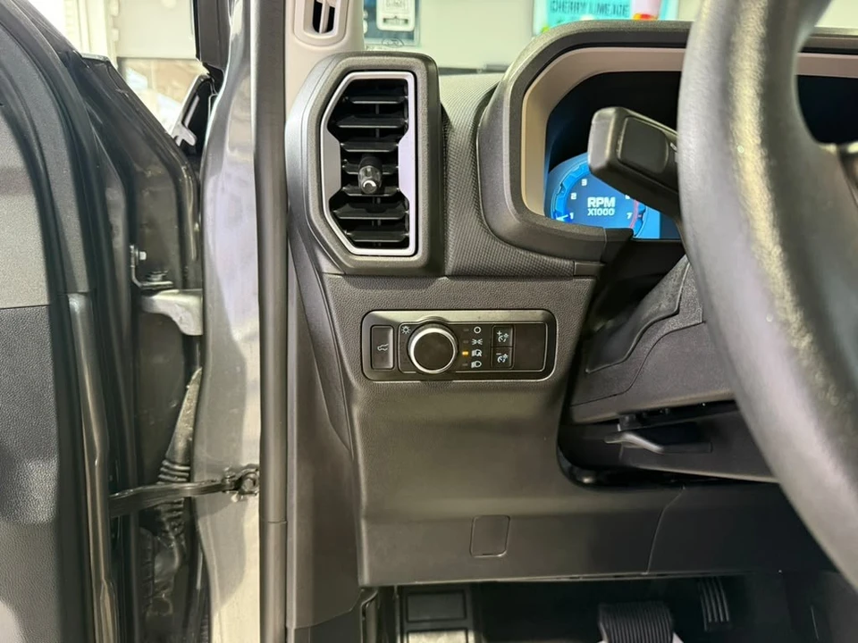 2025 Ford Bronco 6th Gen - Image 25 of 31