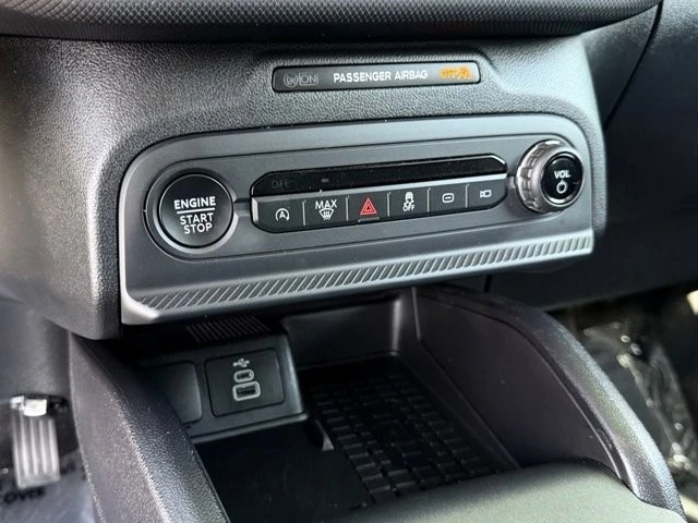 2025 Ford Bronco 6th Gen - Image 27 of 31
