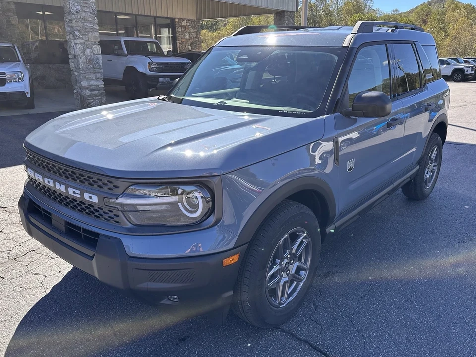 2025 Ford Bronco 6th Gen - Image 2 of 21
