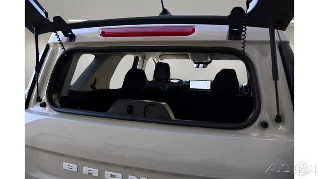 2025 Ford Bronco 6th Gen - Image 16 of 21