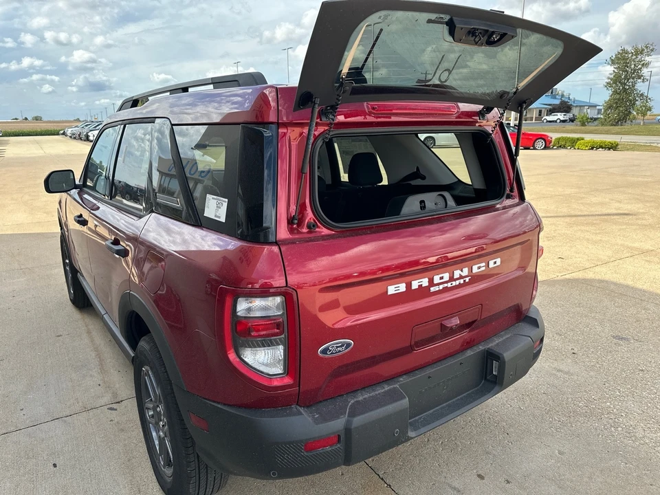2025 Ford Bronco 6th Gen - Image 11 of 30